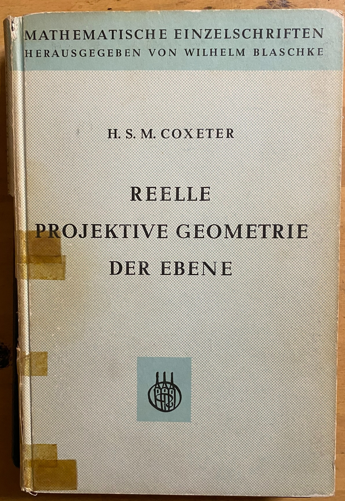 Reelle projektive Geometrie der Ebene