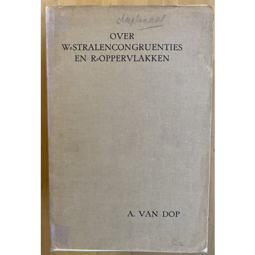 Over W-Stralencongruenties En R-Oppervlakken